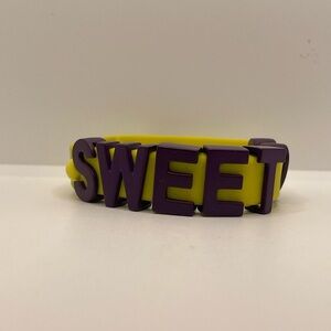 BCBG SWEET Affirmation slide letters & heart Neo. Yellow Silicone Bracelet